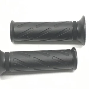 Coppia manopole nere domino 124mmm sx /123mm dx Ultime Pezzi